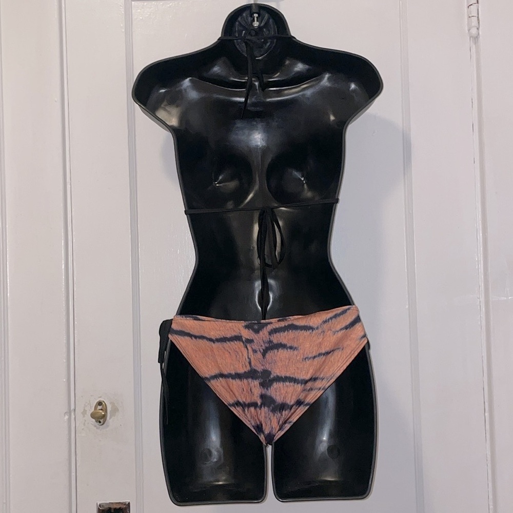New Tiger Face Graphic 2 Piece String Tie Bikini Swimsuit Set, One Size - Picture 9 of 11